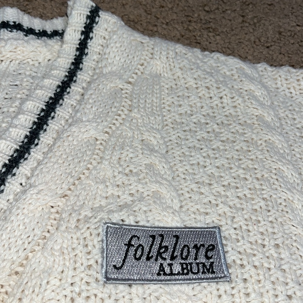 Original Taylor Swift Folklore Album Cardigan 2020 Medium/Large‎ MD/LG - Picture 6 of 11